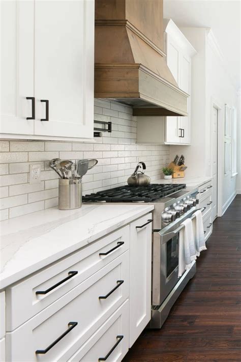 White Kitchen Cabinets With Black Hardware | Countertopsnews