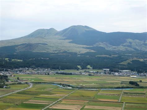 Mount Aso | Mount Aso on Kyushu Island is the largest active… | Flickr