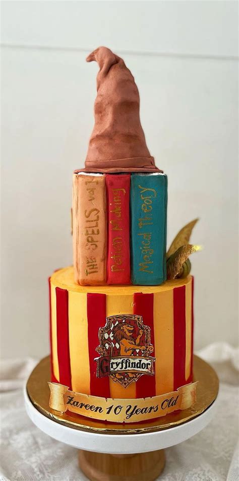 40 The Magical Harry Potter Cake Ideas : Gryffindor Cake for 10th Birthday