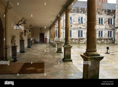 Medieval courtyard hi-res stock photography and images - Alamy