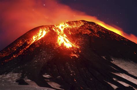 'This Is Not a Fireworks Show': Villarrica Volcano Erupts in Chile - Newsweek