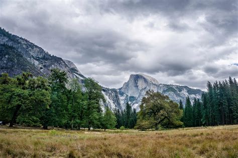 Hiking Trails in Yosemite Valley | yosemitethisyear.com