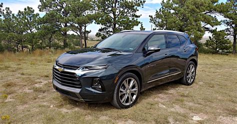 Review: 2019 Chevrolet Blazer has beauty, confidence, and buyer confusion