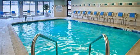 Hotels in Paramus, NJ, with Indoor Pool and Hotel Gym | Courtyard Paramus