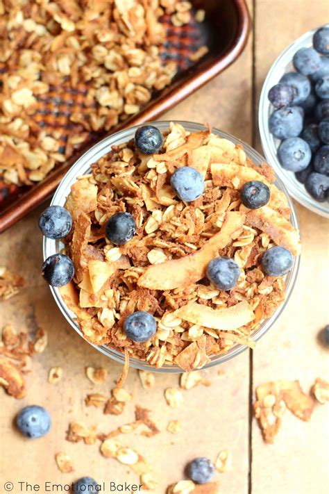 Coconut Granola | The Emotional Baker