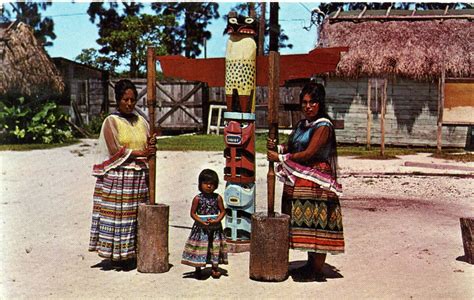 Wait…Seminole Totem Poles? - Florida Seminole Tourism