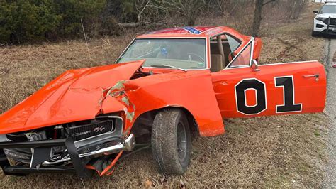 General Lee Crashes Dukes of Hazzard Style On Missouri…