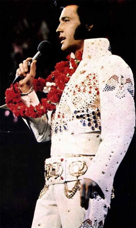 Elvis in concert in Hawaii january 14 1973. | Elvis presley pictures, Elvis presley, Elvis in ...