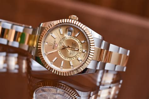 Rolex Sky-Dweller Steel 326934 & Two-Tone 326933 - Review (Specs & Price)