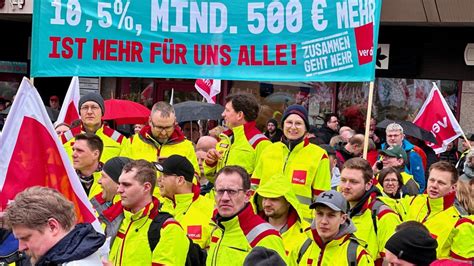 Germany's Workers Stage Massive Strike, Demand Pay Hike - Market Tactic