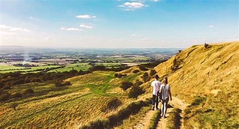 Cotswold Way National Trail 9-day Walking Tour in England