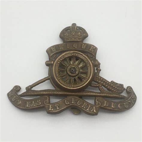 British – ‘Royal Artillery Regiment’ Cap Badge - Keepsakes