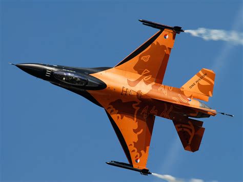 Dutch F-16 Demo Team Royal Jordanian, F 16 Falcon, F-16 Fighting Falcon, General Dynamics, Aero ...