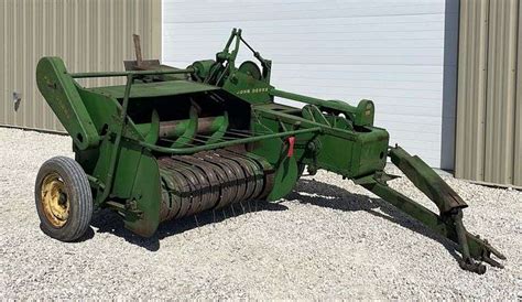 John Deere 14T square baler - Schneider Auctioneers LLC