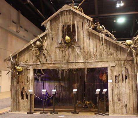 6 Halloween Haunted Houses Around Washington | Haunted house props, Haunted house, Scary ...