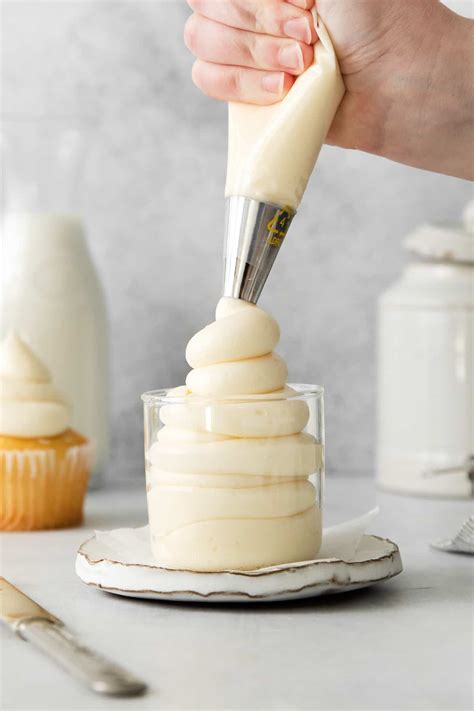 Creamy Mascarpone Frosting - The Cheese Knees