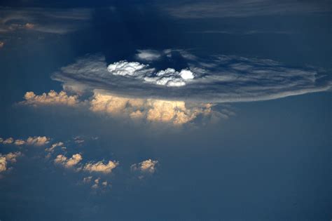 Space in Images - 2016 - 06 - Cumulonimbus