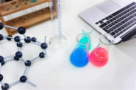 Best Science Gifts For Adults [Top 8 Picks For 2024]