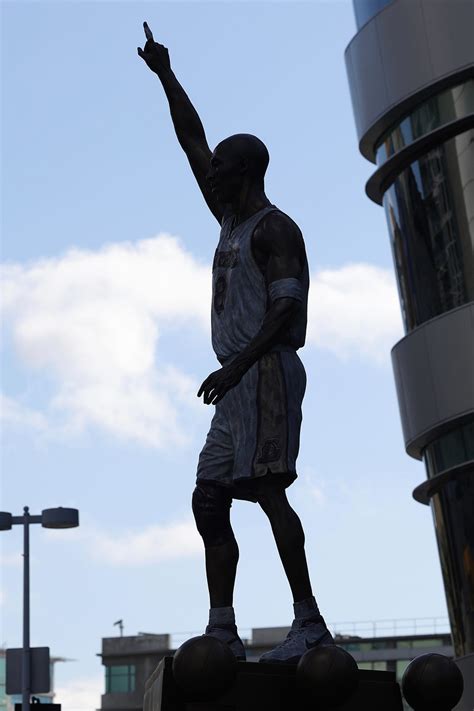 Kobe Statue Ceremony 2/8/24 Photo Gallery | NBA.com