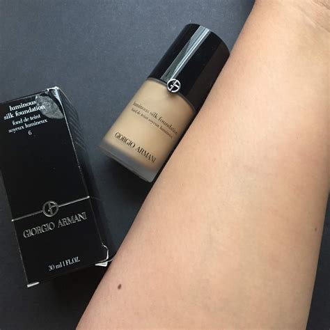 Giorgio Armani Luminous Silk Foundation 6 Review & Swatches | A Very Sweet Blog