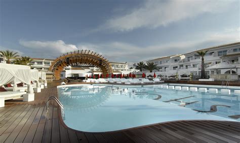 Ushuaïa Ibiza Beach Hotel | 5* Luxury Hotel & Club | TASTE IBIZA