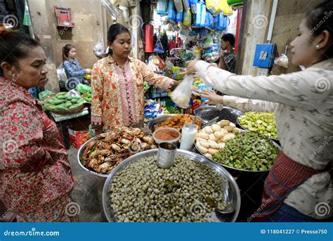 CAMBODIA SIEM REAP OLD MARKET PSAR CHAA Editorial Photography - Image of reap, boutique: 118041227