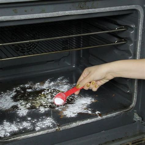 Get rid of oven grime without scrubbing or scraping! | Rimedi ...