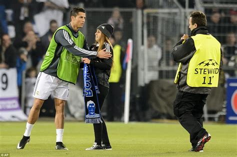 Cristiano Ronaldo feels the hate (and love) from fans as Real Madrid ...