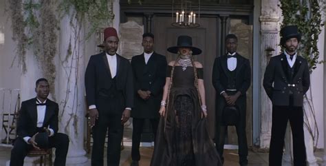 Beyonce's Wide Brimmed Hat Is The Star Of Her Formation Tour Outfits