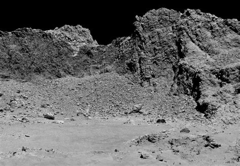 The first picture of the surface of a comet, taken by the Rosetta space ...