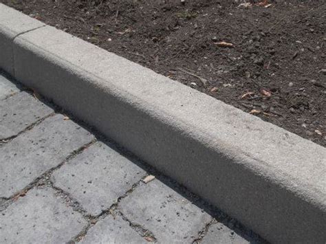 Yorktone HB2 Kerb - straight | Brett Landscaping | NBS Source