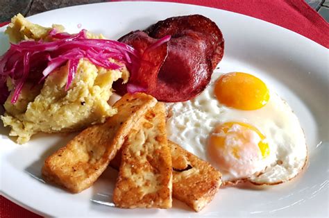 Mangú, queso frito y salami ¡un platillo de República Dominicana!