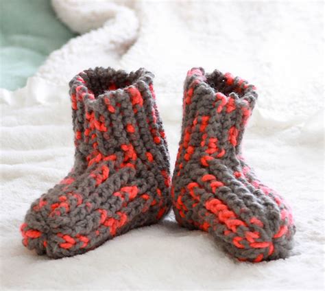 Snow Day Slippers [knitting pattern] - Gina Michele