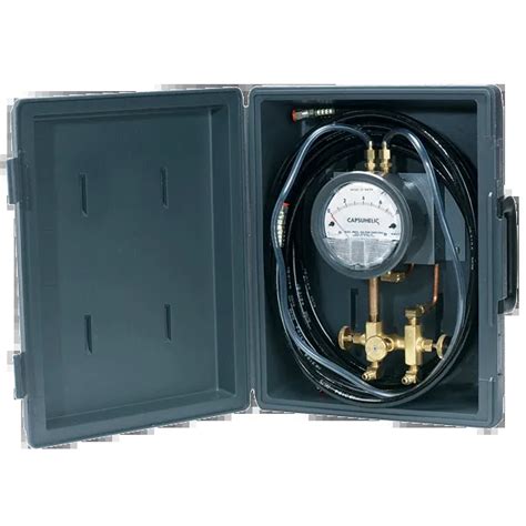 Dwyer Series 4000 Capsuhelic® Differential Pressure Gauge | Celectric