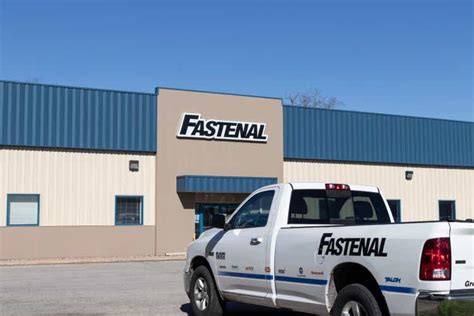 Fastenal tilts lower after Q3 margin miss, preparing for 'softer' 2023 ...