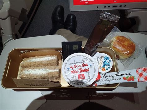 Emirates Airline Inflight Meals | Food served on board | Airreview