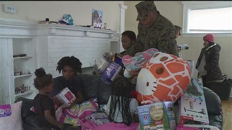 'Toys for Tots' volunteers pack and distribute hundreds of toys | kare11.com