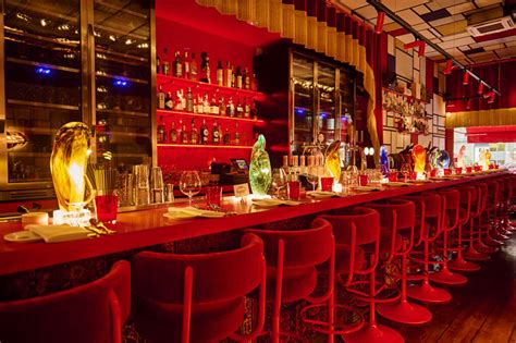 contact – Bisous Amsterdam