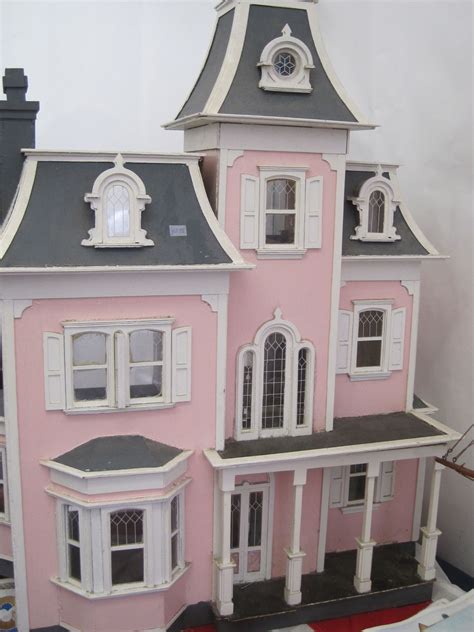 Pretty pink Dollhouse | Pink dollhouse, Doll house, Victorian doll house