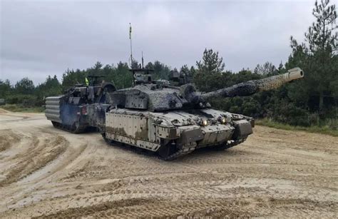British Army conducts tests to provide new transmission for Challenger ...
