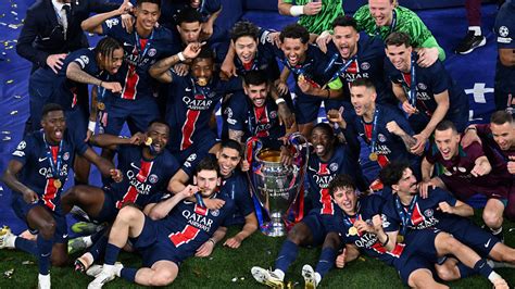 VIDEO : Le PSG, vainqueur de la Ligue des Champions, soulève le Trophée ...