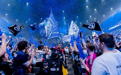 28 000 fans déchaînés à La Défense Arena : comment la KCorp a monté le ...