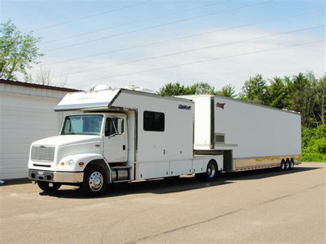 Toterhome for Racing Enthusiasts