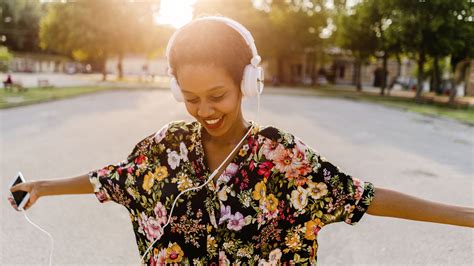 Tubes de l'été : quelles chansons vont rythmer notre été selon Spotify
