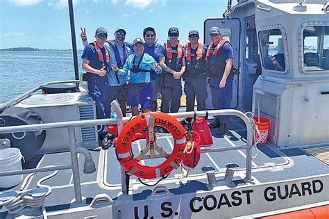 Distressed boaters rescued - The Anna Maria Islander