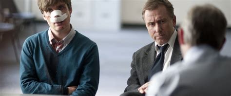 Broken movie review & film summary (2013) | Roger Ebert