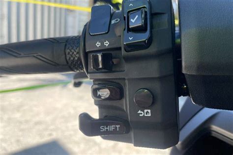 Beda Cara Kerja Fitur Riding Mode dan Y-Shift di Yamaha NMax 