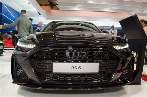 Solve 2020 Audi RS6 Avant jigsaw puzzle online with 96 pieces