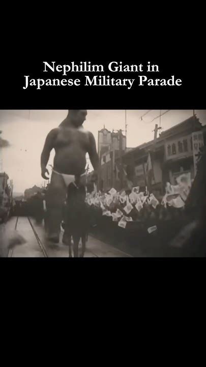 Giant in Japan's Parade - YouTube