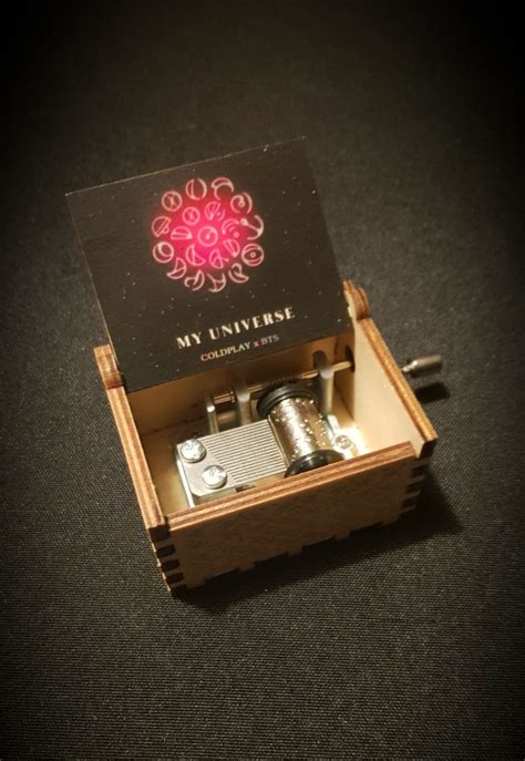Boîte à musique en bois, Music box Coldplay / BTS - My universe ...